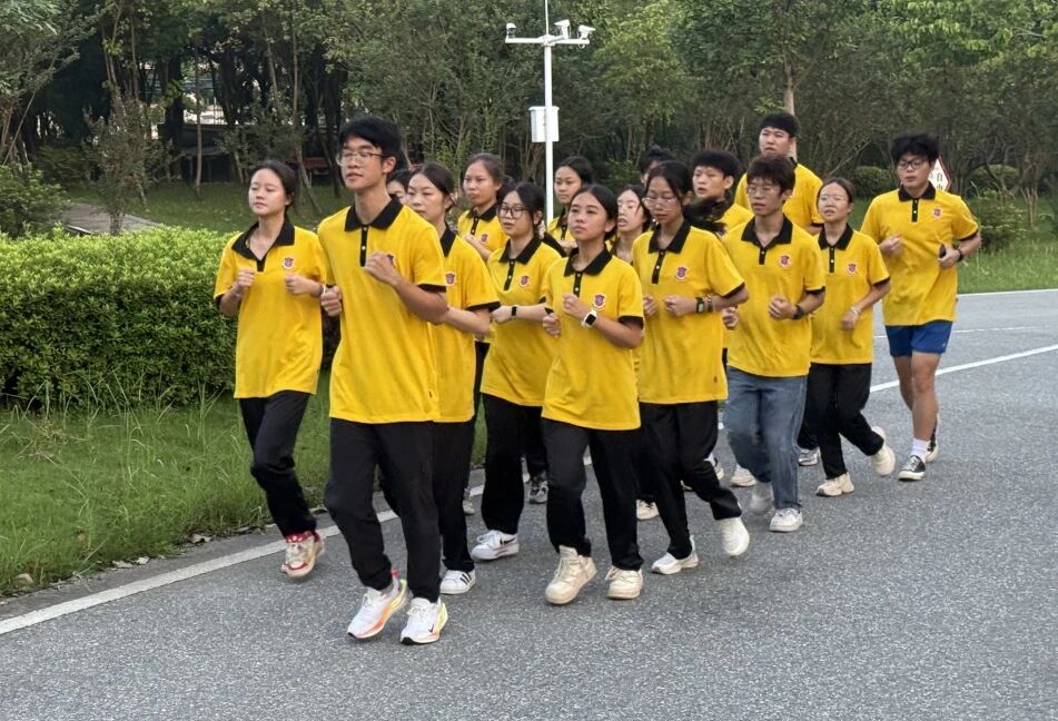 图为跑操现场(1)