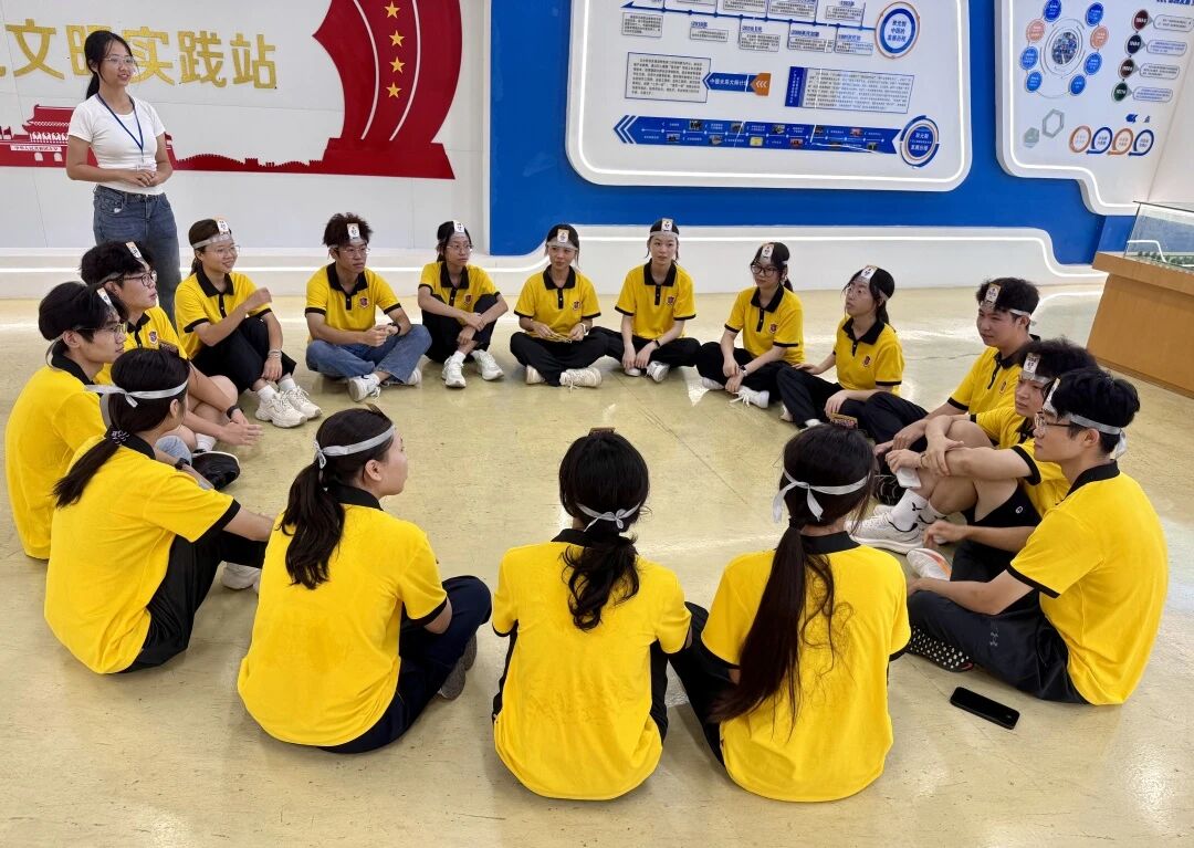 图为游戏现场(1)