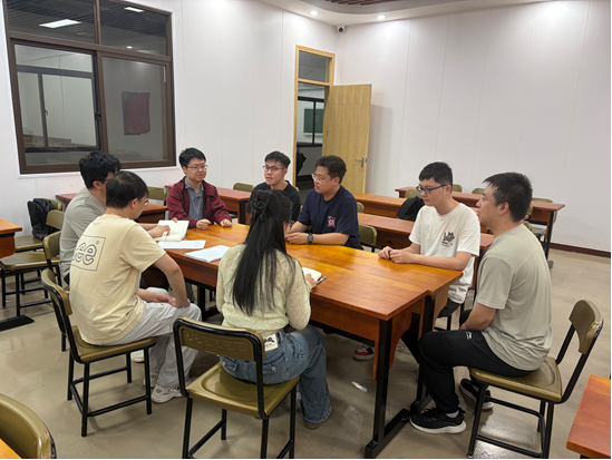物联网工程技术教研室研讨现场